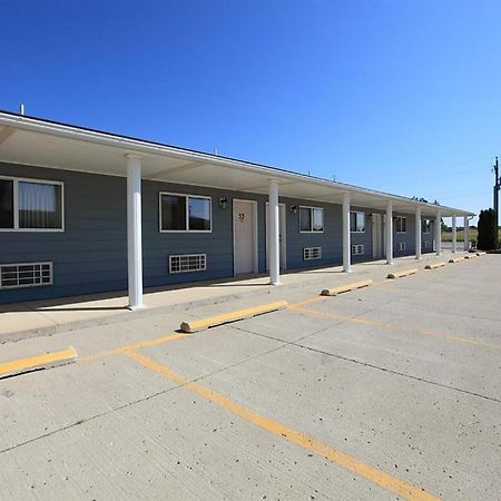 Americas Best Value Inn Suburban Emmetsburg Bagian luar foto
