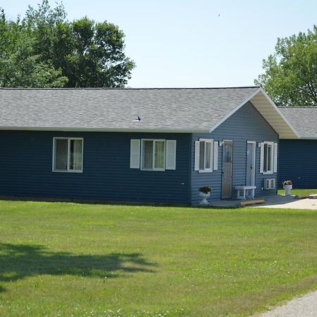 Americas Best Value Inn Suburban Emmetsburg Bagian luar foto