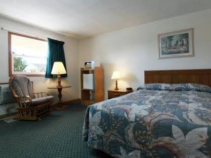 Americas Best Value Inn Suburban Emmetsburg Bagian luar foto