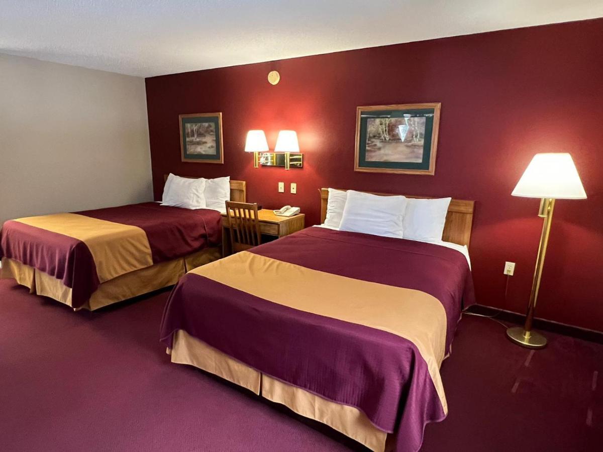 Americas Best Value Inn Suburban Emmetsburg Bagian luar foto