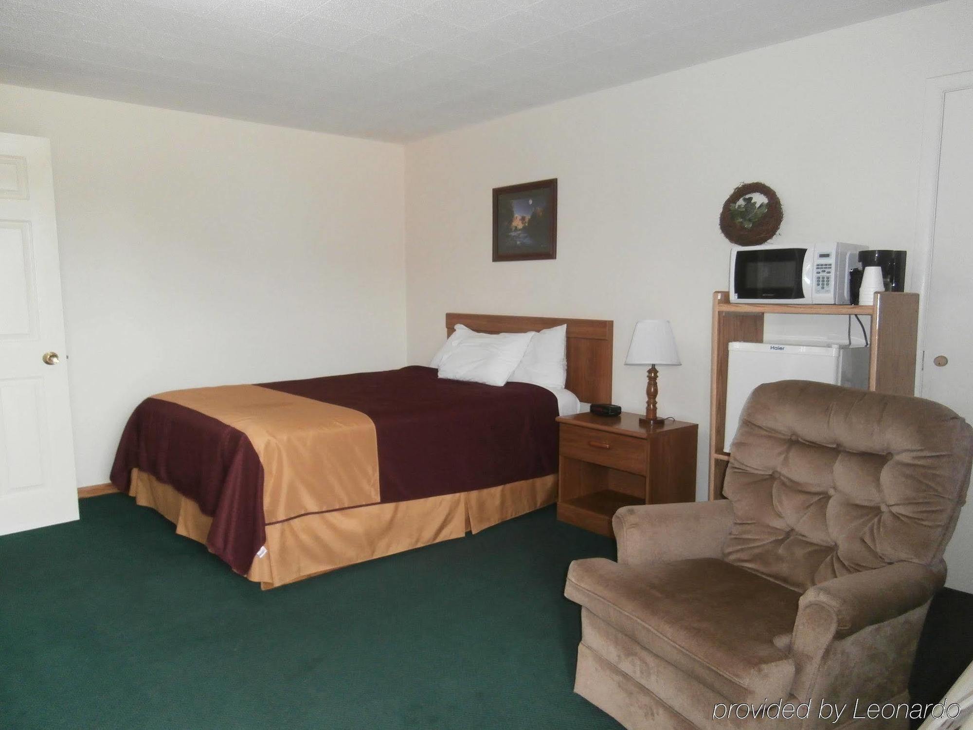 Americas Best Value Inn Suburban Emmetsburg Bagian luar foto